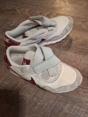 Girls Nike Running Shoes Size 2Y